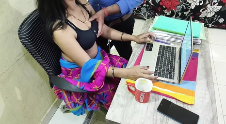 Office worker in Hindi audio: Red-hot Indian bhabhi gets plumbed rock-hard by his chief